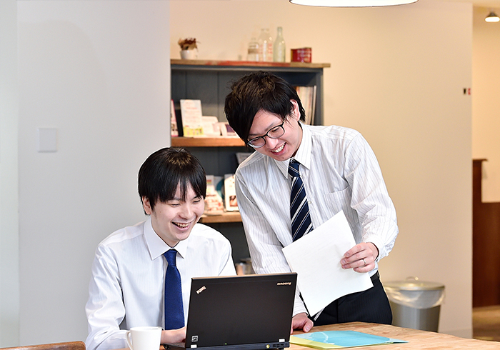 採用情報